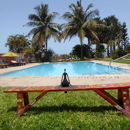 Leo'S Beach Hotel - Adults Only Brufut Exterior foto