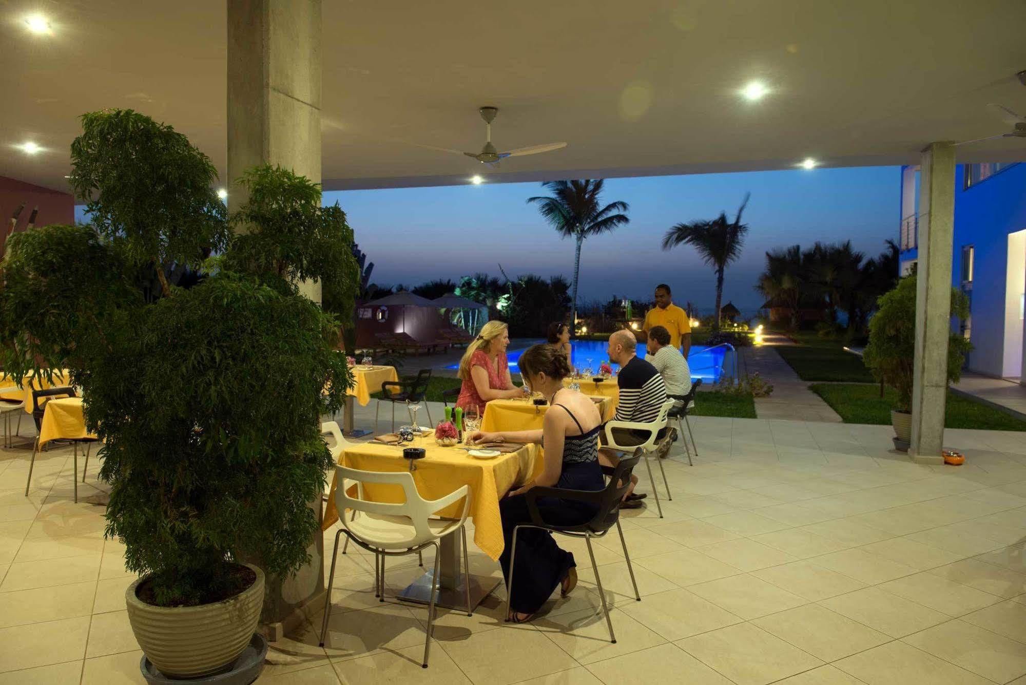 Leo'S Beach Hotel - Adults Only Brufut Exterior foto