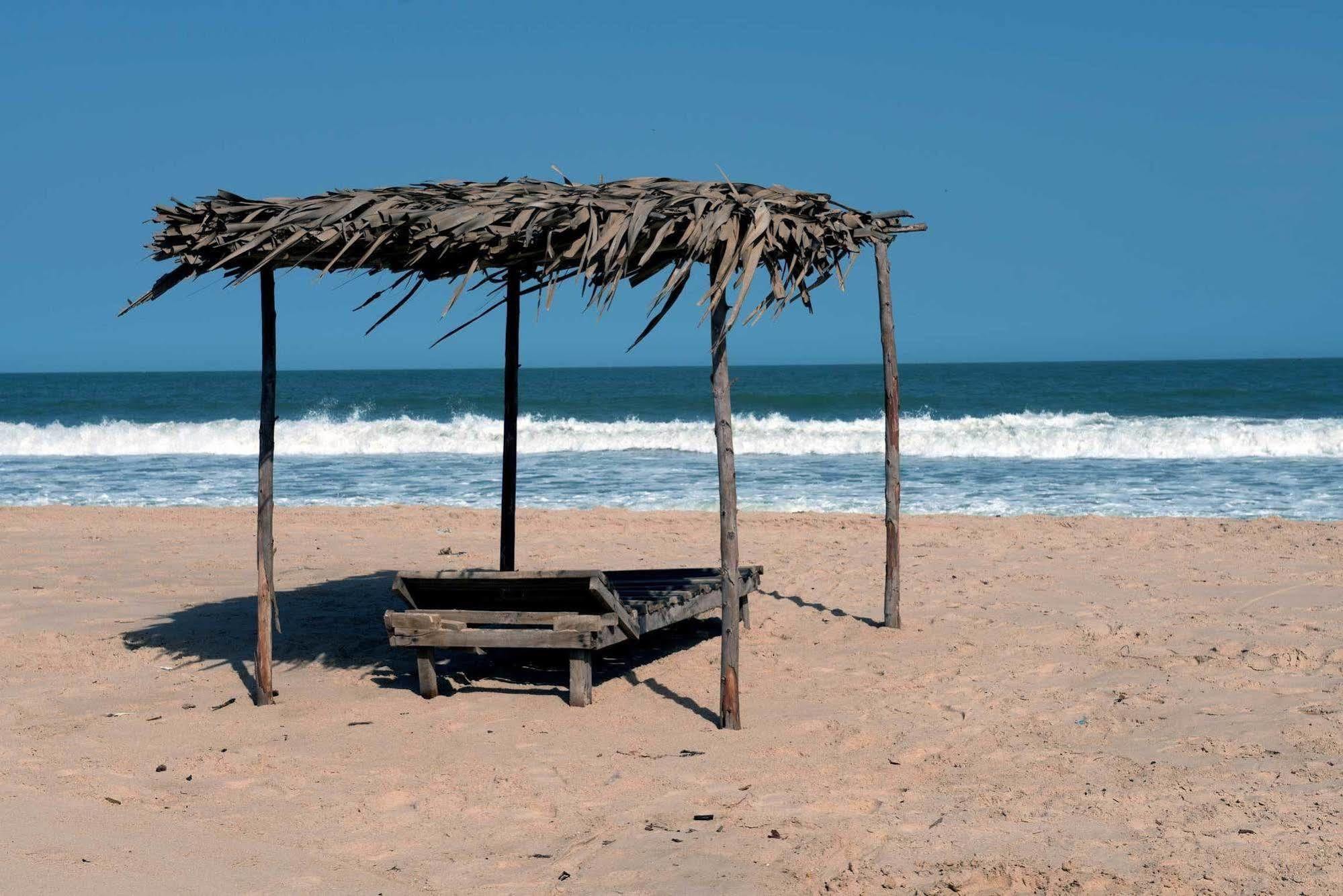 Leo'S Beach Hotel - Adults Only Brufut Exterior foto