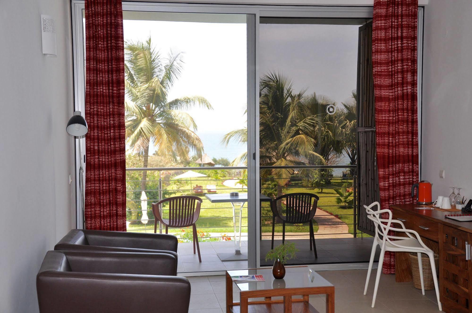 Leo'S Beach Hotel - Adults Only Brufut Exterior foto