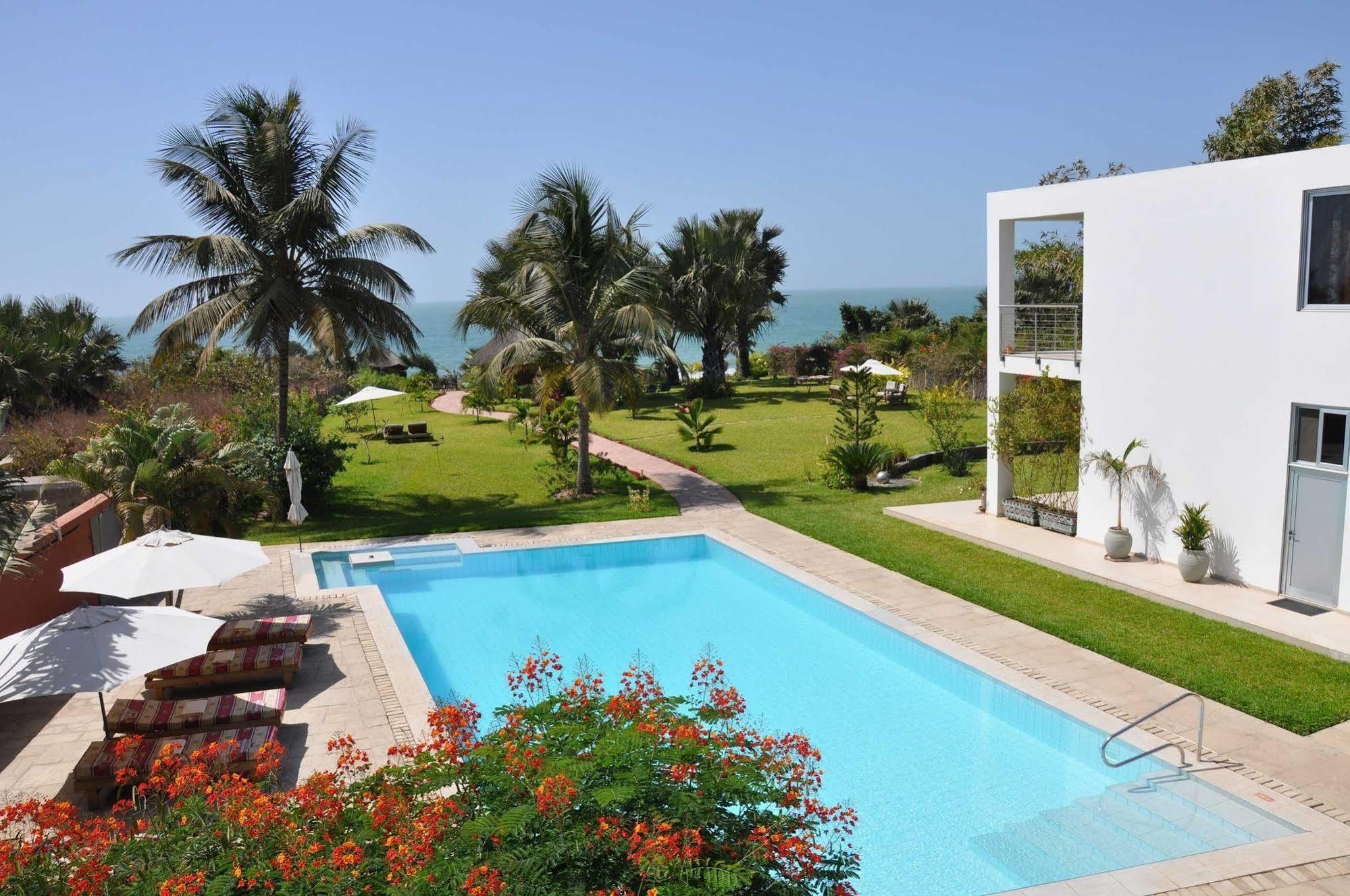 Leo'S Beach Hotel - Adults Only Brufut Exterior foto