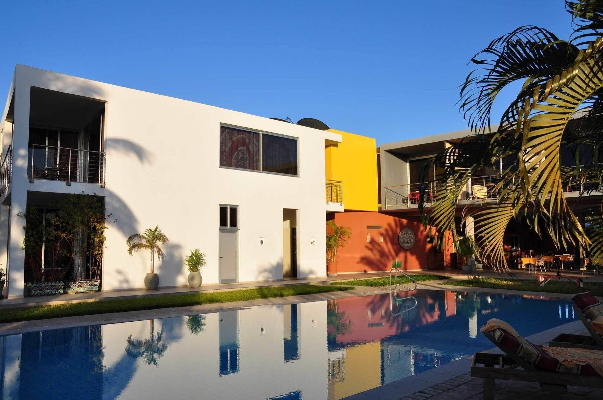 Leo'S Beach Hotel - Adults Only Brufut Exterior foto
