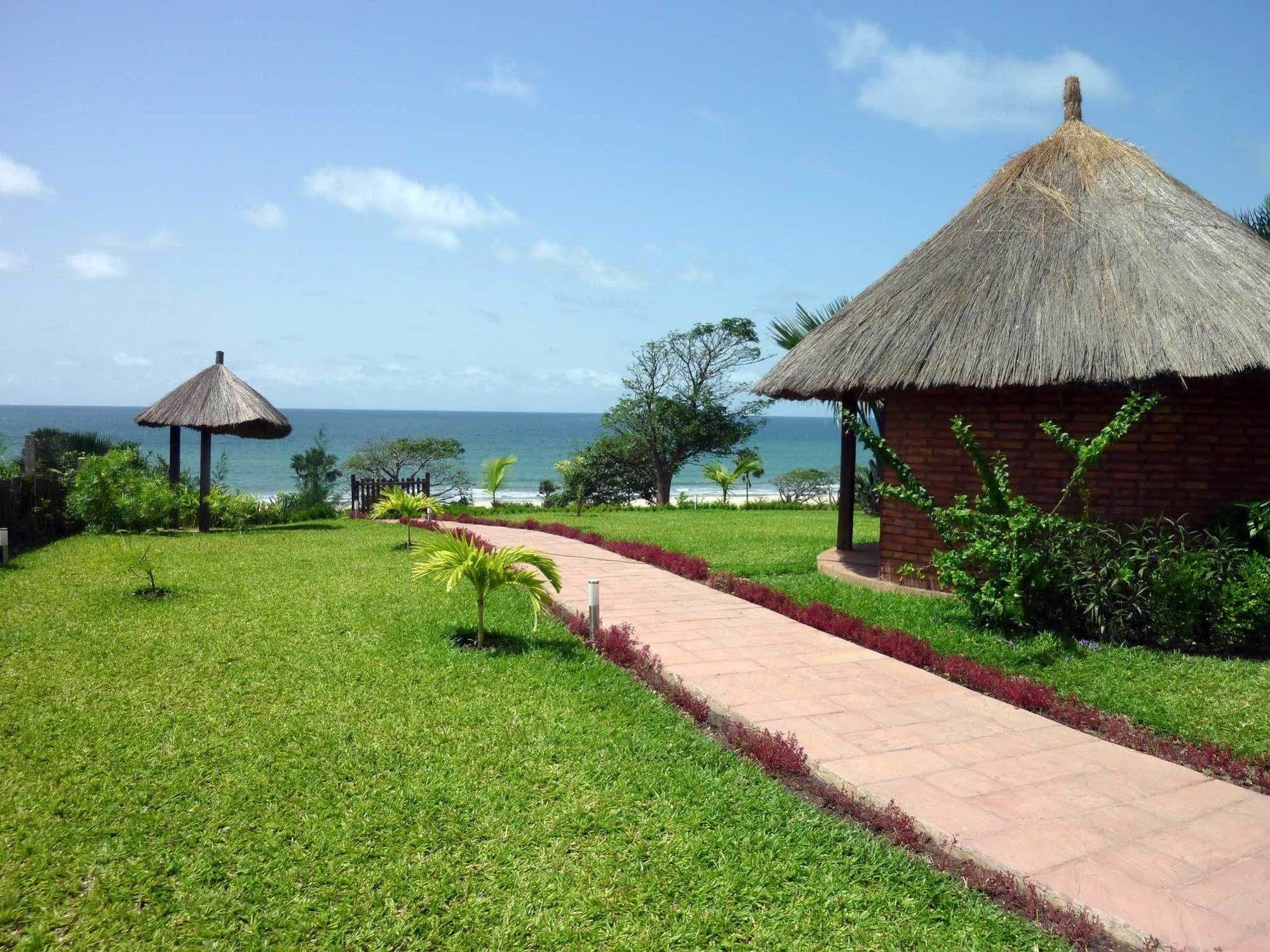 Leo'S Beach Hotel - Adults Only Brufut Exterior foto